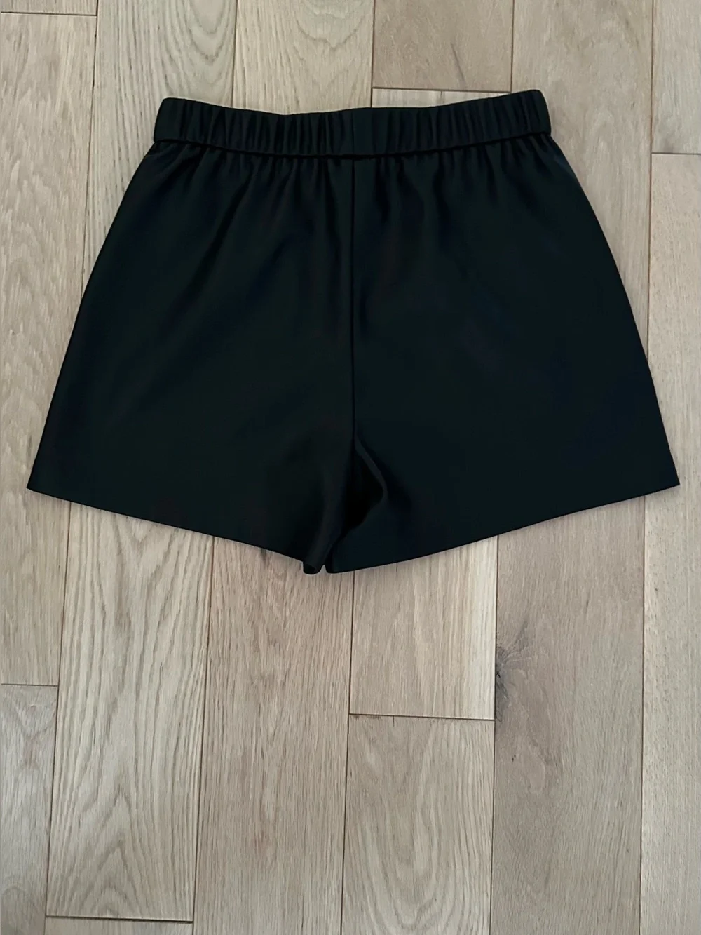 Z supply faux leather black shorts small - Picture 4 of 12